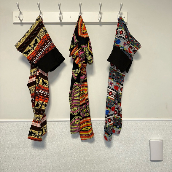 Lot of 3 assorted women’s leggings one size funky always - Picture 2 of 12